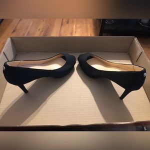 Liz Claiborne black high heels size 6.5